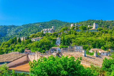 Oppede le Vieux, uçurumdan Luberon bölgesinde, Frangı bir köy tünemiş