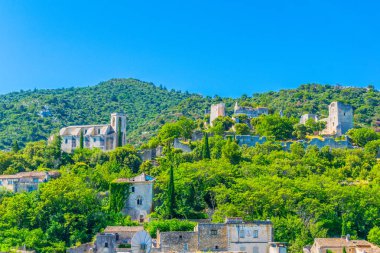 Oppede le Vieux, uçurumdan Luberon bölgesinde, Frangı bir köy tünemiş