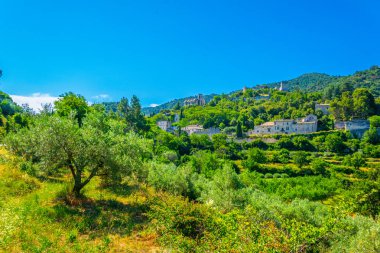 Oppede le Vieux, uçurumdan Luberon bölgesinde, Frangı bir köy tünemiş