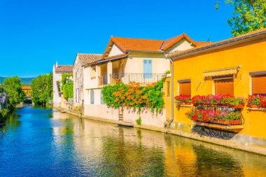 L'ısle sur la Sorgue içinde Frangı tarihi merkezi etrafında çalışan Kanal
