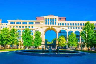 Montpellier 'deki Place de Thessalie Çeşmesi, Franc