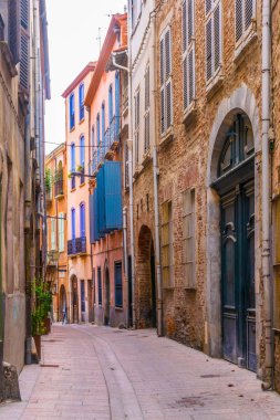 Perpignan Merkezi, Frangı dar bir sokakta görünümünü