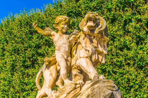 Statue Garçon Lion Promenade Peyrou Montpellier Franc — Photo