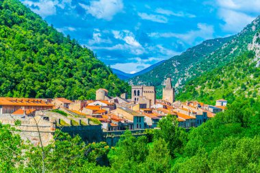 Frangı Villefranche de Conflent köyünün havadan görünümü