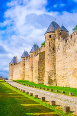 Sur Carcassonne, Frangı