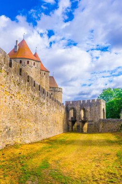 Porte eski şehir, Carcassonne için Frangı önde gelen Narbonnaise