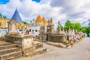 Carcassone, Frangı mezarlıkta