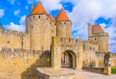 Porte eski şehir, Carcassonne için Frangı önde gelen Narbonnaise