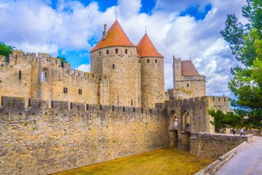 Porte eski şehir, Carcassonne için Frangı önde gelen Narbonnaise