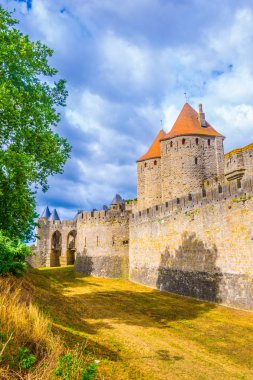 Sur Carcassonne, Frangı
