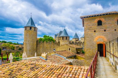 Sur Carcassonne, Frangı
