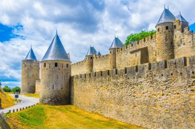 Sur Carcassonne, Frangı