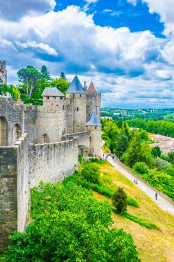Sur Carcassonne, Frangı