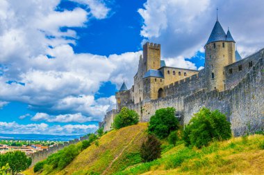 Sur Carcassonne, Frangı