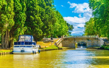 Carcassonne yakınlarındaki Canal du Midi, Franc