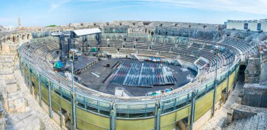 Nimes, Frangı arenasında