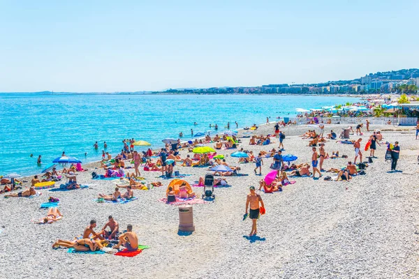 Ніцца Франція Червня 2017 Люди Користуються Літо Пляжі Ніцці Франк — стокове фото