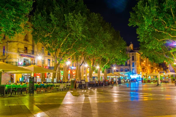 Avignon Francia Junio 2017 Vista Nocturna Una Calle Estrecha Centro — Foto de Stock