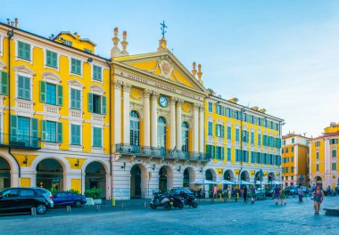 Nice, Fransa, 11 Haziran 2017: Garibaldi anıt ve Chapelle du Saint-Sepulcre Nice, Frangı