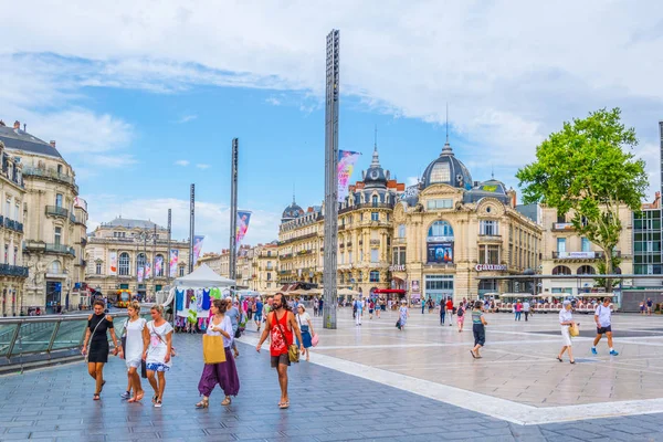 Montpellier Francja Czerwca 2017 Przechadzają Się Ludzie Place Comedie Centrum — Zdjęcie stockowe