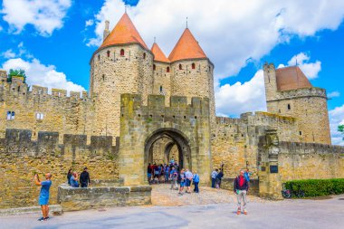 Carcassonne, Fransa, 28 Haziran 2017: Porte eski şehir, Carcassonne için Frangı önde gelen Narbonnaise