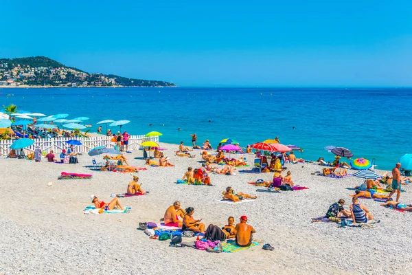 Ніцца Франція Червня 2017 Люди Користуються Літо Пляжі Ніцці Франк — стокове фото