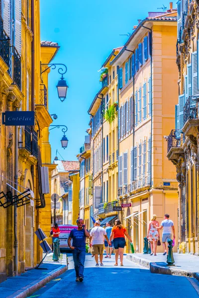 Aix Provence França Junho 2017 Pessoas Estão Passeando Por Uma — Fotografia de Stock