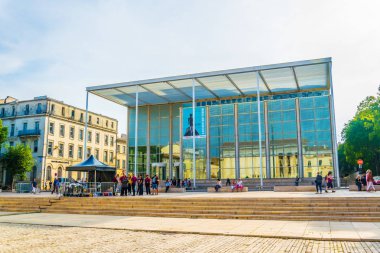 Nimes, Fransa, 20 Haziran 2017: Frangı Nimes merkezi Çağdaş Sanat Müzesi