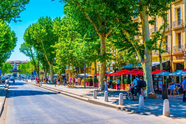 Aix Provence França Junho 2017 Pessoas Estão Passeando Campos Mirabeau — Fotografia de Stock