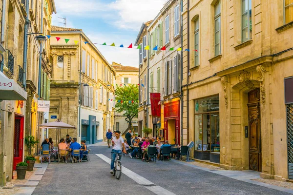 Avignon Francia Junio 2017 Gente Está Paseando Por Una Calle — Foto de Stock