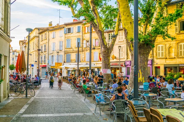 Avignon França Junho 2017 Pessoas Estão Passeando Por Uma Rua — Fotografia de Stock