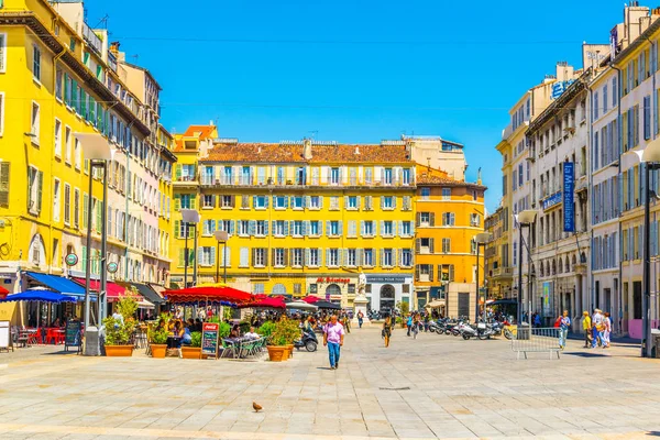 Marseille Frankrijk Juni 2017 Vierkante Vol Restaurants Poort Vieux Gedeelte — Stockfoto