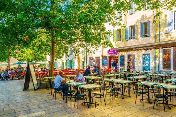 Marseille França Junho 2017 Praça Cheia Restaurantes Parte Panier Marselha — Fotografia de Stock