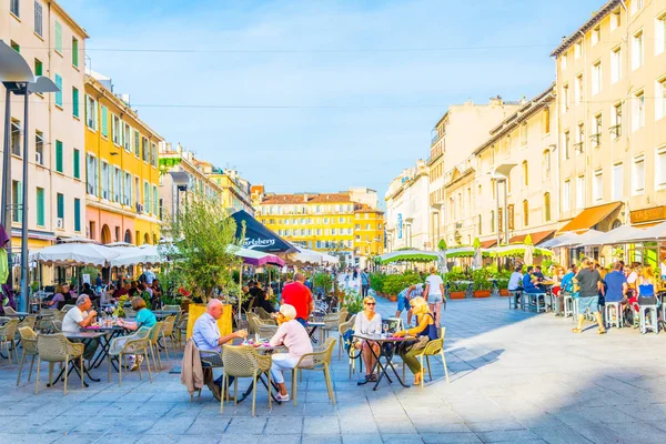 Marseille França Junho 2017 Praça Cheia Restaurantes Porto Vieux Parte — Fotografia de Stock