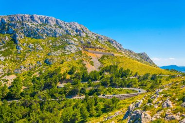 Mallorca, Spai dolambaçlı bir sahil yolu