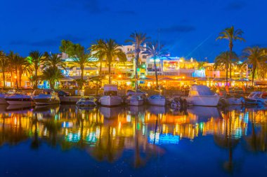 Marina Cala D'Or, Mallorca, Spai, gün batımı görünümü