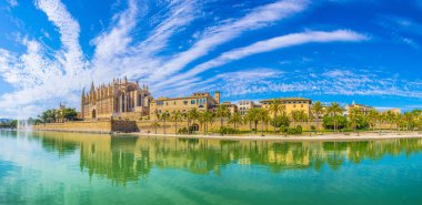 Mallorca Katedrali, Spai