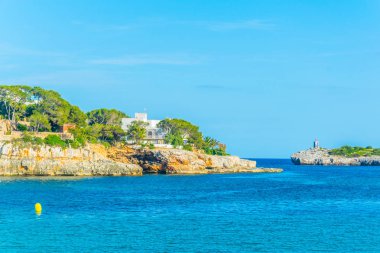 Düzensiz sahil Mallorca Porto Crist adlı