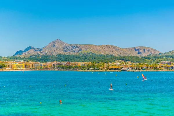 Vakantieresorts Uitgerekt Naast Alcudia Strand Mallorca Spai — Stockfoto