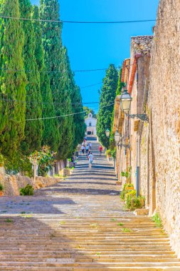 Pollenca, Mallorca, Spai El Calvari chapel önde gelen Carrer del Calvari merdiven 365 adımlardan