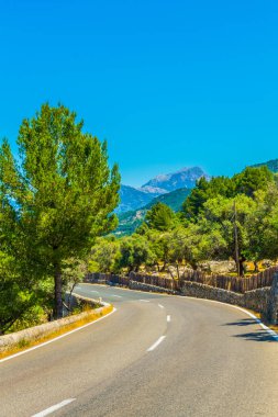 Mallorca, Spai dolambaçlı bir sahil yolu