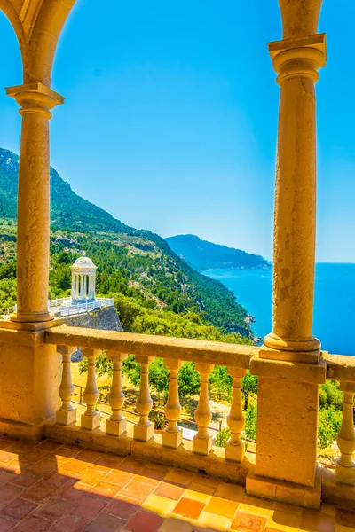 Weergave Van Een Witte Tempel Gelegen Aan Zoon Marroig Voormalig — Stockfoto