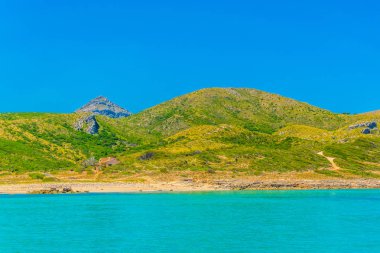cap Farrutx, Mallorca, Spai yakınındaki bir plaj ile bay