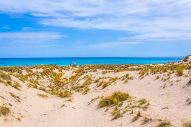 Cala Mesquida 'da kum tepeleri, Mallorca, Spai