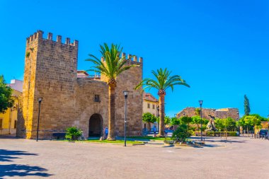 Eski kasaba Alcudia, Mallorca, Spai önde gelen Porta del moll