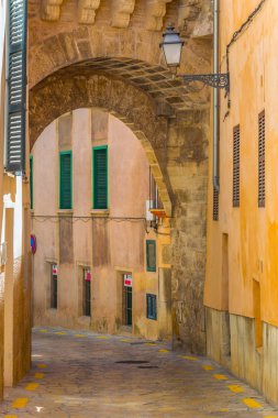 Dar sokak içinde tarihi merkezi Palma de Mallorca, Spai görünümünü