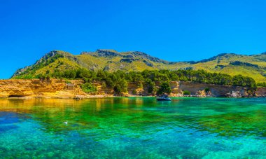 Mallorca, Spai koyunda Es Calo