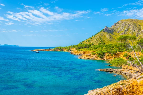 Düzensiz sahil Mallorca adlı Cap Ferrut