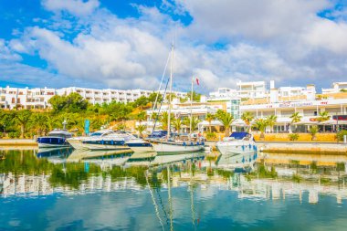 Cala D'Or, İspanya, 20 Mayıs 2017: Marina Cala D'Or, Mallorca, Spai adlı