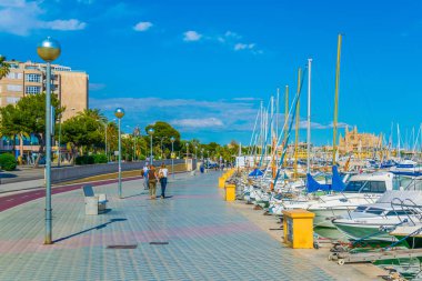 Palma De Mallorca, İspanya, 18 Mayıs 2017: gezinti aracılığıyla bağlantı noktası, Palma de Mallorca, Spai insanlar